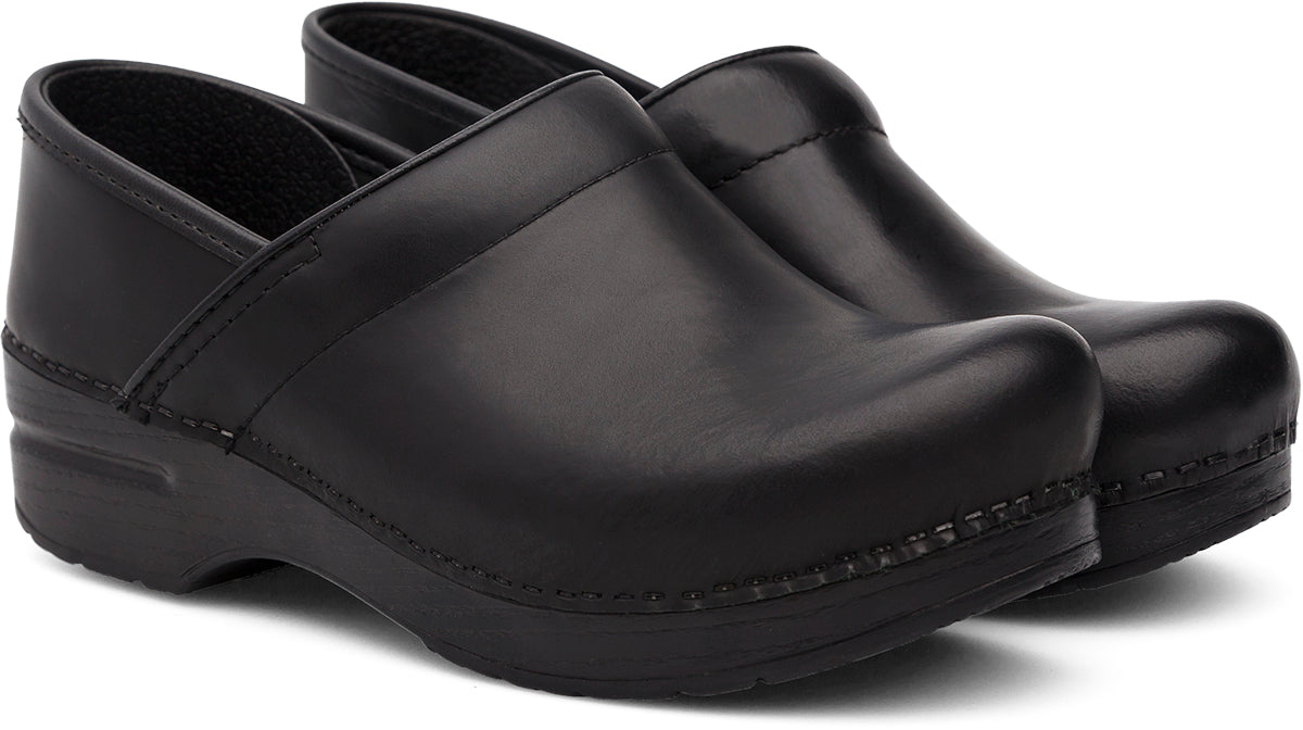 Professional Clog Black Oiled Leather (Unisex size scale)